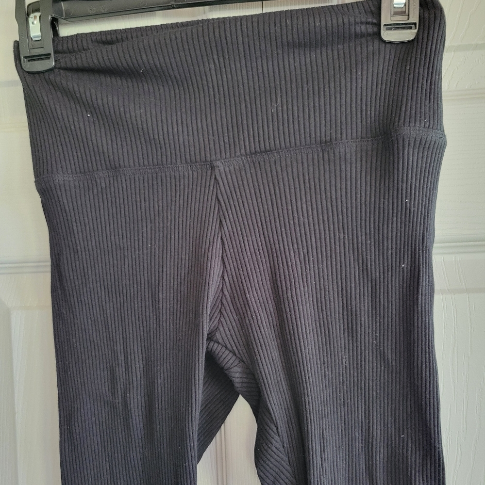 PINK Ribbbed Leggings - Picture 2 of 4